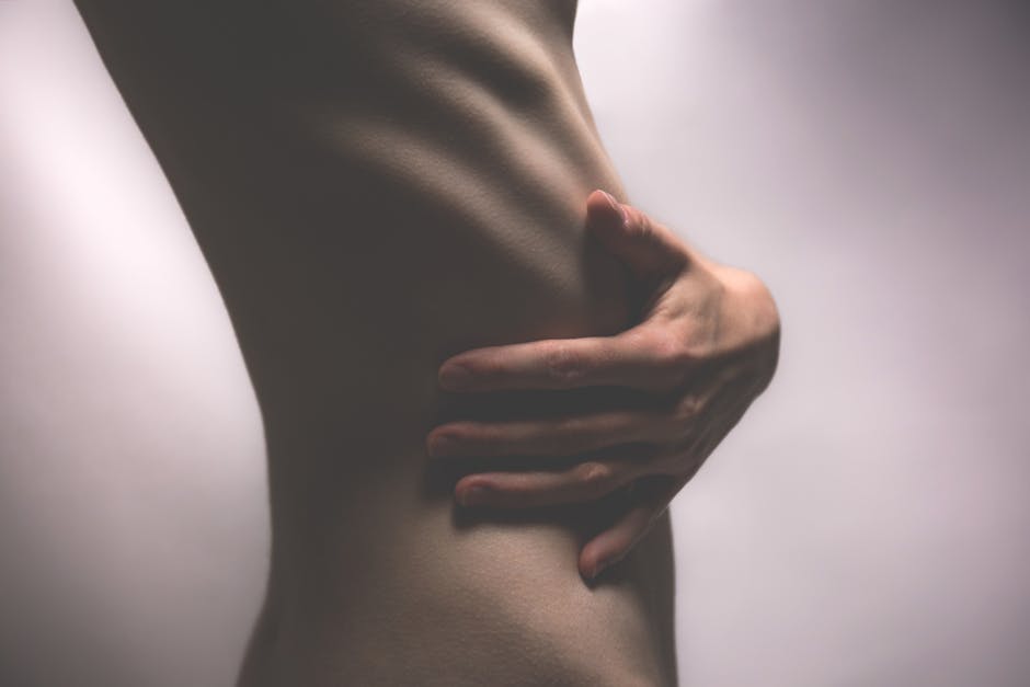 겉은 날씬하지만 속은 지방이 많은 마른 비만 체형을 보여주는 그림
