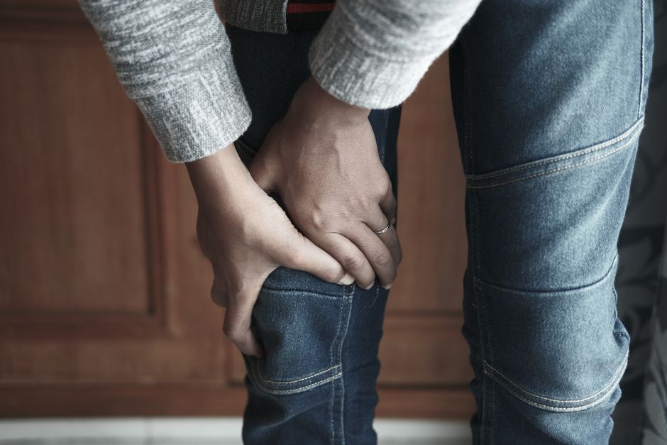 무릎 통증을 예방하는 올바른 자세 가이드