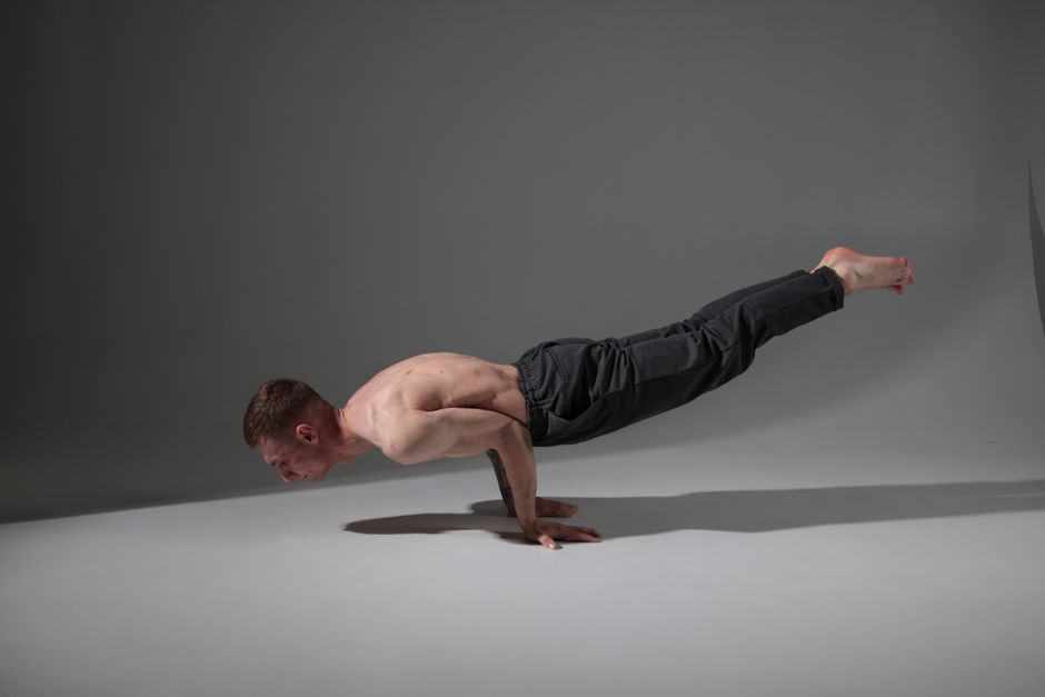 상체 맨몸 운동, 아침 스트레칭, 건강한 식단, 집에서 운동, 관절 유연성