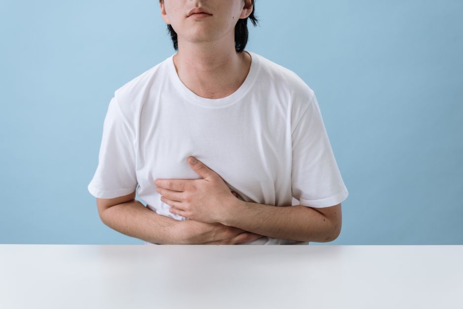 🏃‍♂️ [식사 후] 자꾸 [뱃속에서 물이 출렁거리고 더부룩하다면]? 무서운 '위장 저류 증후군'을 막는 [식후 5분] '소화 리셋' 습관!
