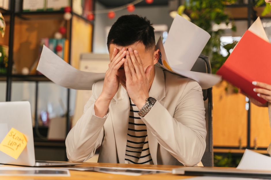 🏃‍♂️ 몸속 알 수 없는 '웅웅거림'에 늘 피곤하다면? 무서운 '신경 노이즈 증후군'을 방지하는 1분 '감각 리셋' 습관!